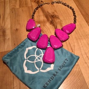 Kendra Scott Harlow Statement Necklace in Magenta
